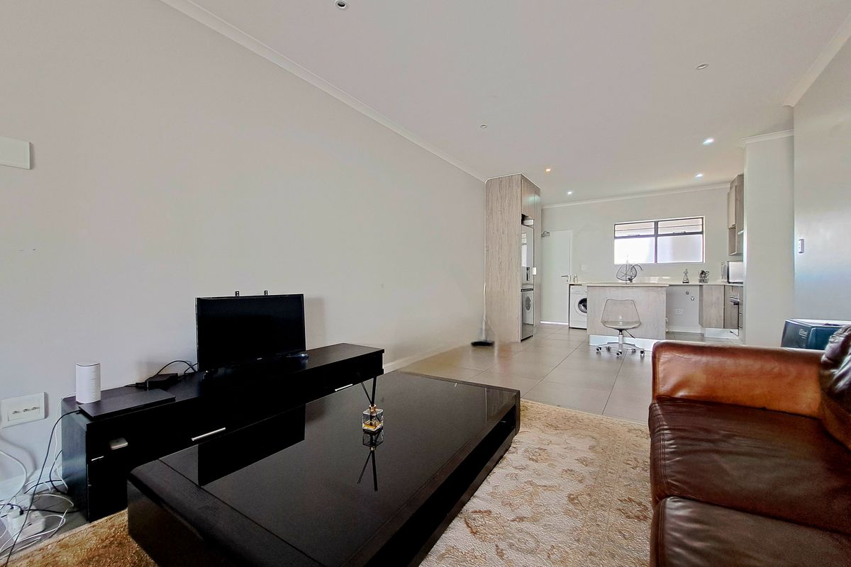 Modern air bnb ready lifestyle estate in prime location - Photo 5