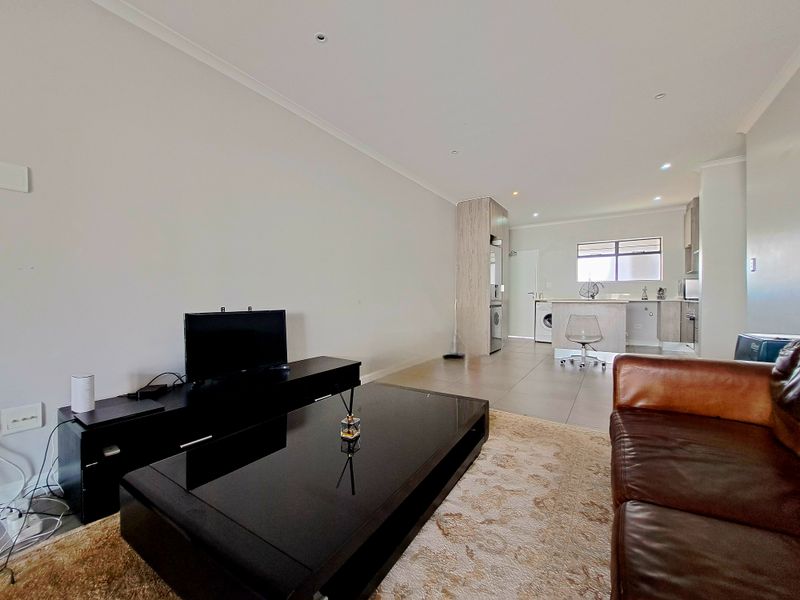 Modern air bnb ready lifestyle estate in prime location - Photo 5