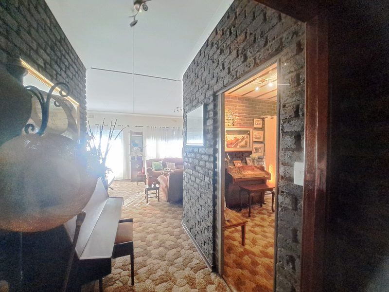 Family Home!! - Photo 4