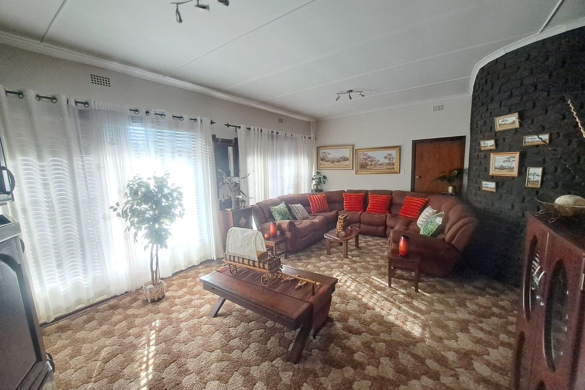 Family Home!! - Photo 5