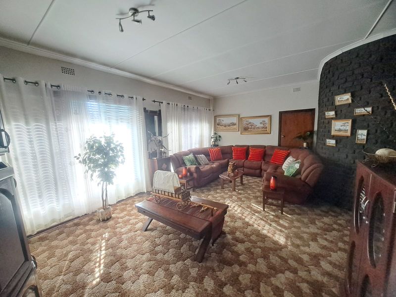 Family Home!! - Photo 5