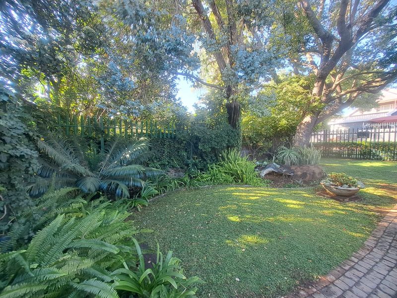 Family Home!! - Photo 3