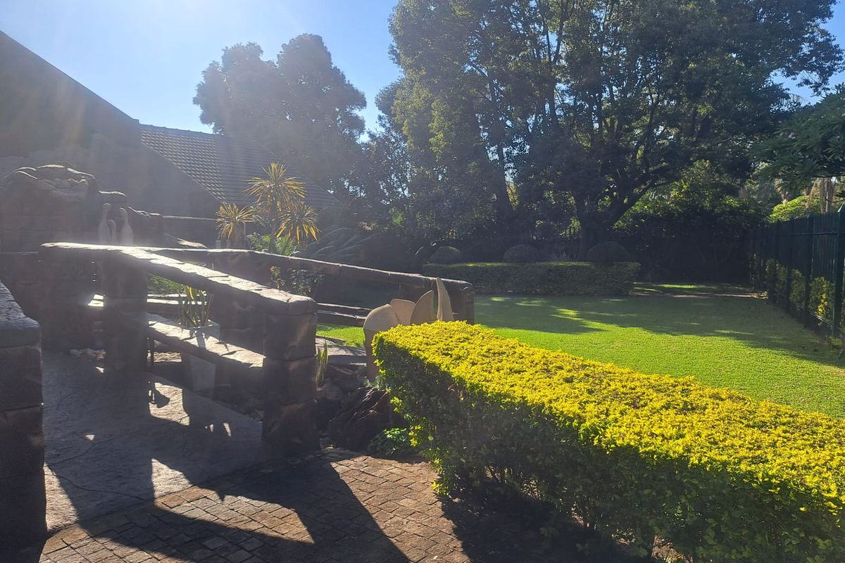 Family Home!! - Photo 2