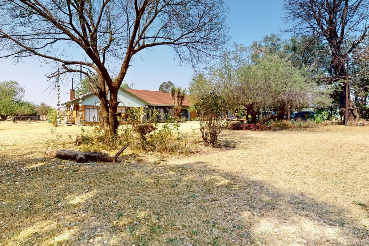 Smallholding For Sale In Delmas - Photo 2