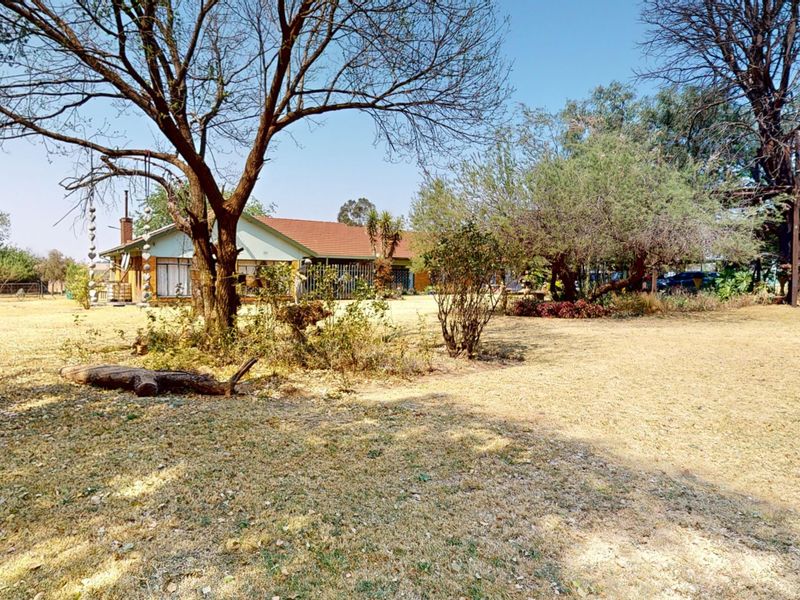 Smallholding For Sale In Delmas - Photo 2
