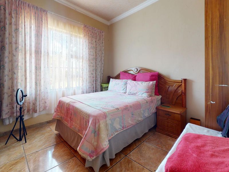 House For Sale In Potchefstroom - Photo 4