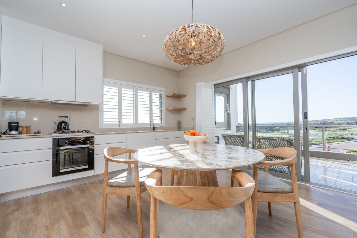 Brand-New Lock-Up & Go Luxury Apartment - Photo 2