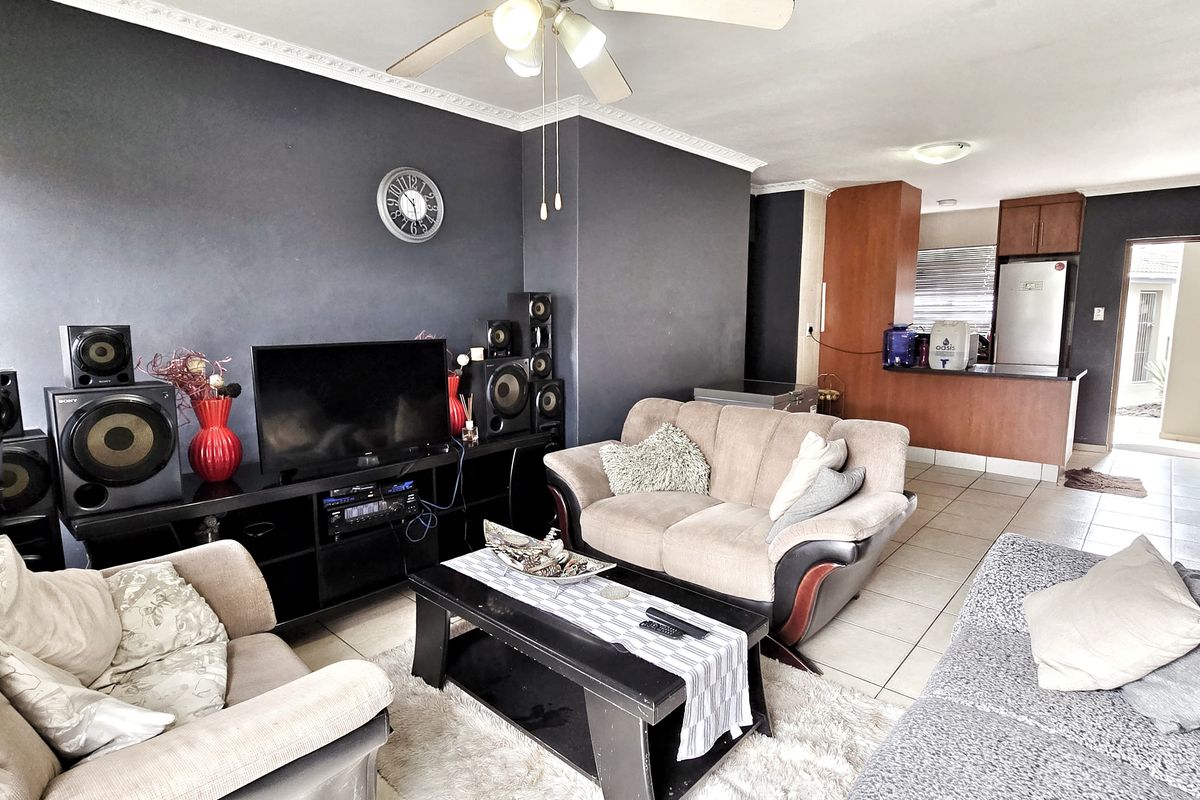 Great Location, Great Potential! - Photo 3