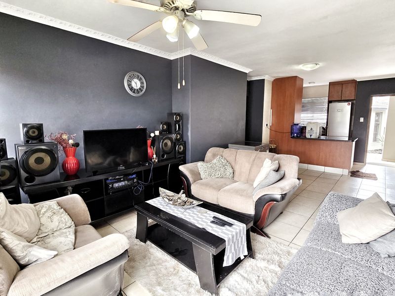 Great Location, Great Potential! - Photo 3