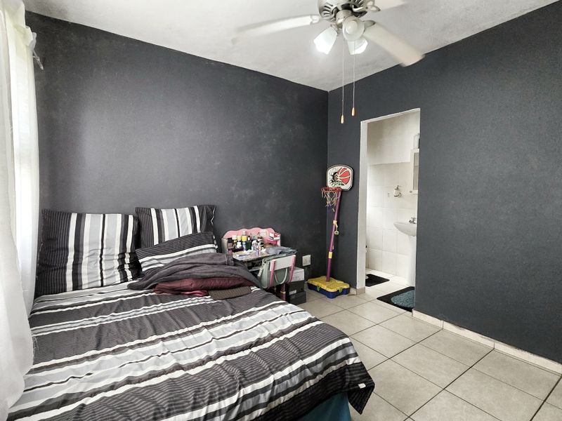 Great Location, Great Potential! - Photo 9