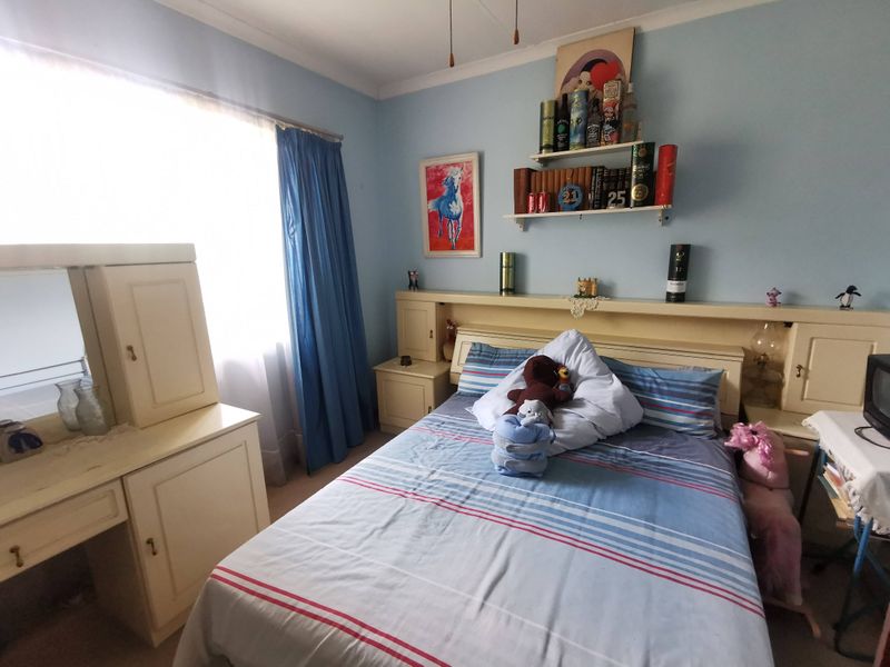 Charming Family Home - Photo 10