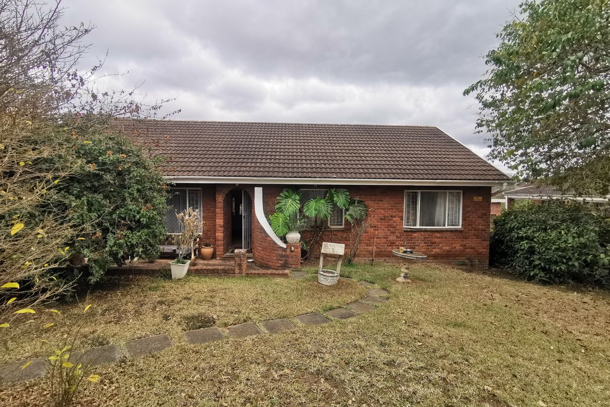 Charming Family Home - Photo 2