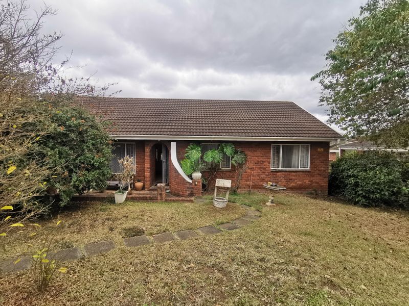 Charming Family Home - Photo 2