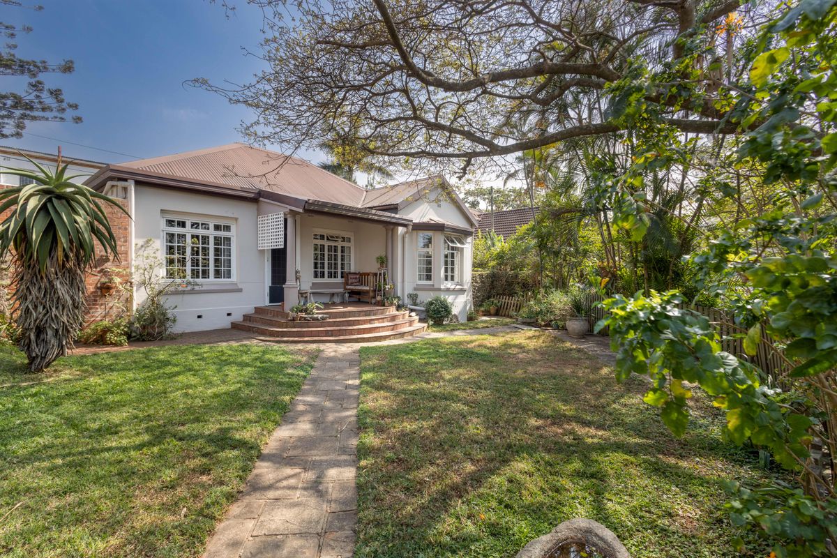 Delightful Oasis with Income Generating possibilities - Photo 4