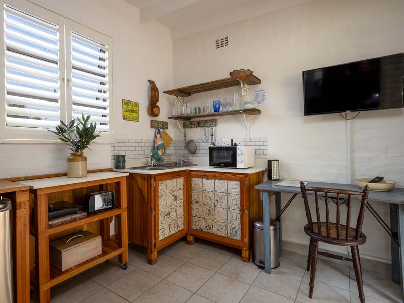 Delightful Oasis with Income Generating possibilities - Photo 9