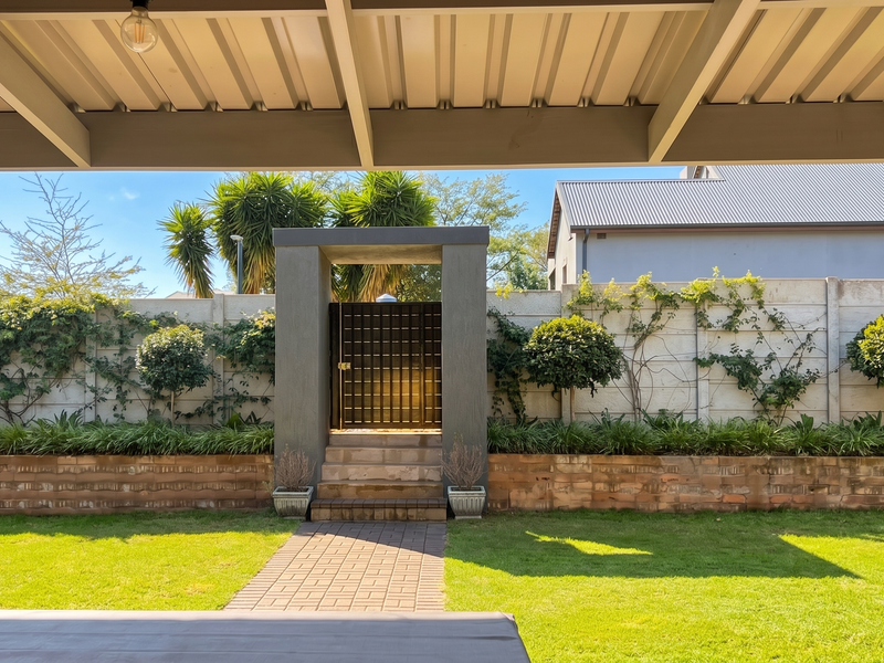 3 Bedroom family Home on the Popular Drostdykop - Photo 3