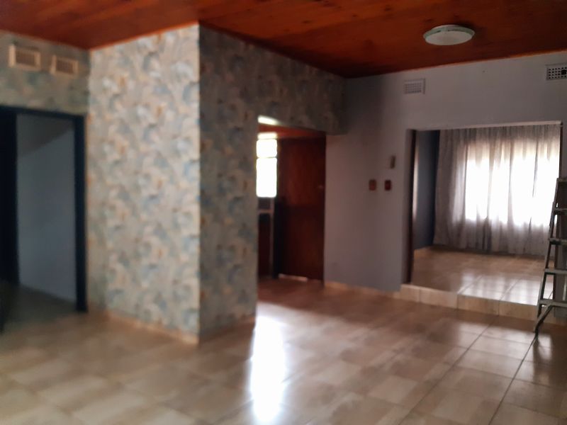 Lovely Home, Yellowwood Park - Photo 8