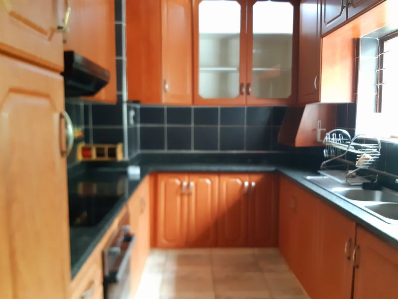 Lovely Home, Yellowwood Park - Photo 4