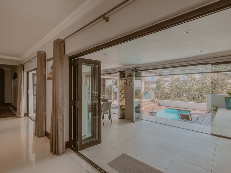 4 Bedroom House for sale in Zevenwacht Country Estate, Kuils River - Photo 8