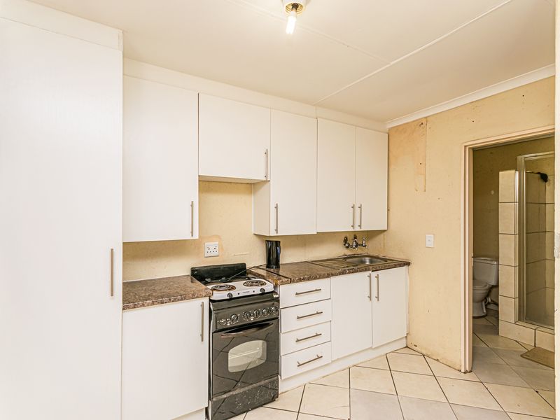 1-Bedroom Apartment In Randfontein Central: Perfect For Modern Living... Great Investment Opportunity - Photo 2