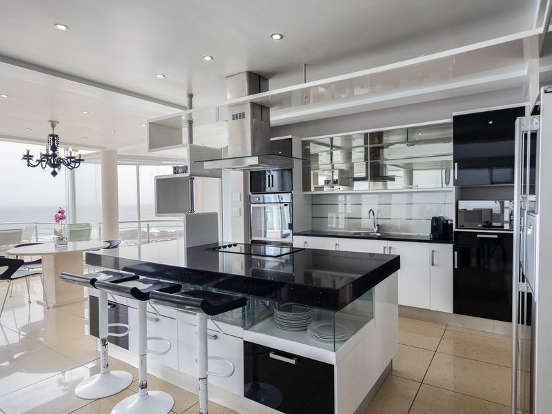 A Coastal Masterpiece with Panoramic Ocean Views - Photo 5