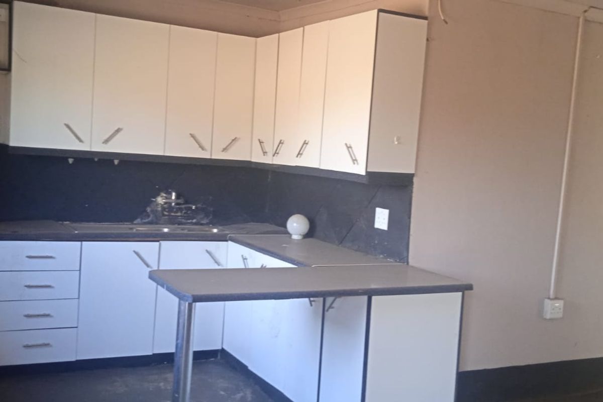 Charming Farmhouse with Cottages and Workshop in Walkerville - Photo 2