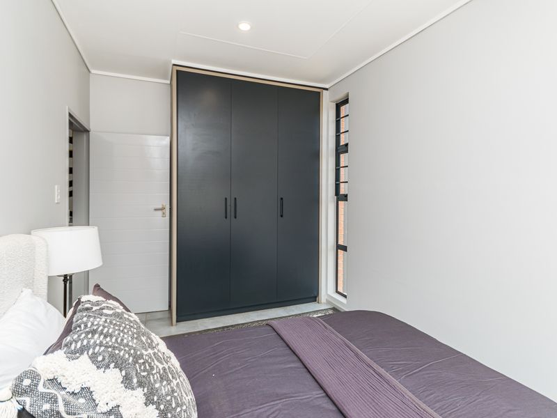 Modern new development - Buy direct from the developer and save nearly R175 000 - Photo 7