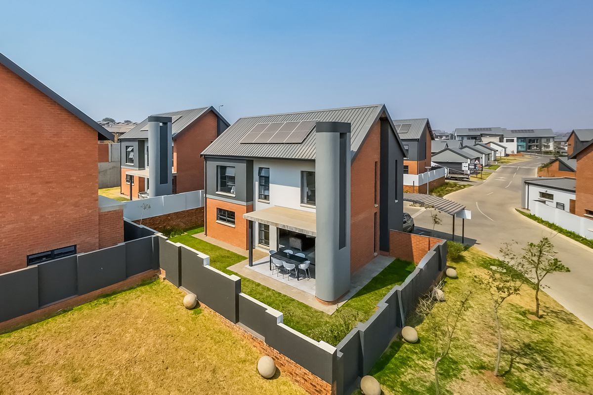 Modern new development - Buy direct from the developer and save nearly R175 000 - Photo 4