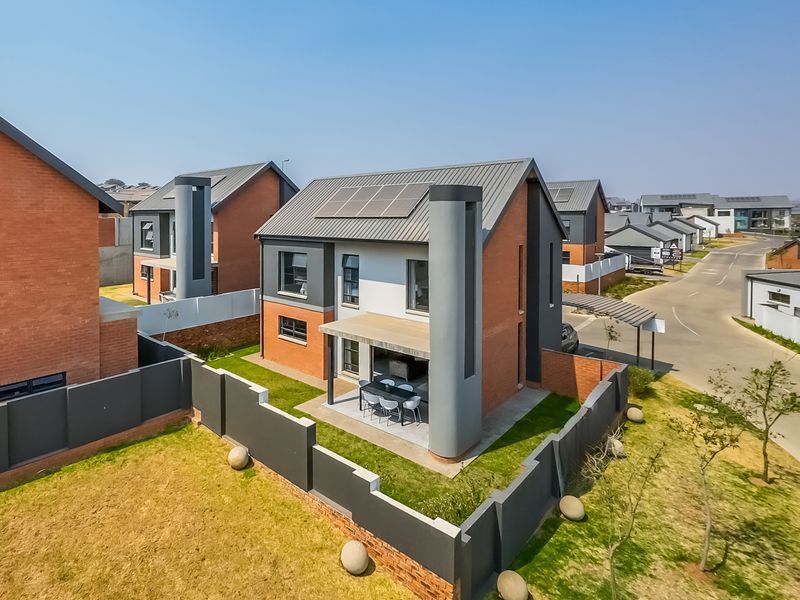 Modern new development - Buy direct from the developer and save nearly R175 000 - Photo 4