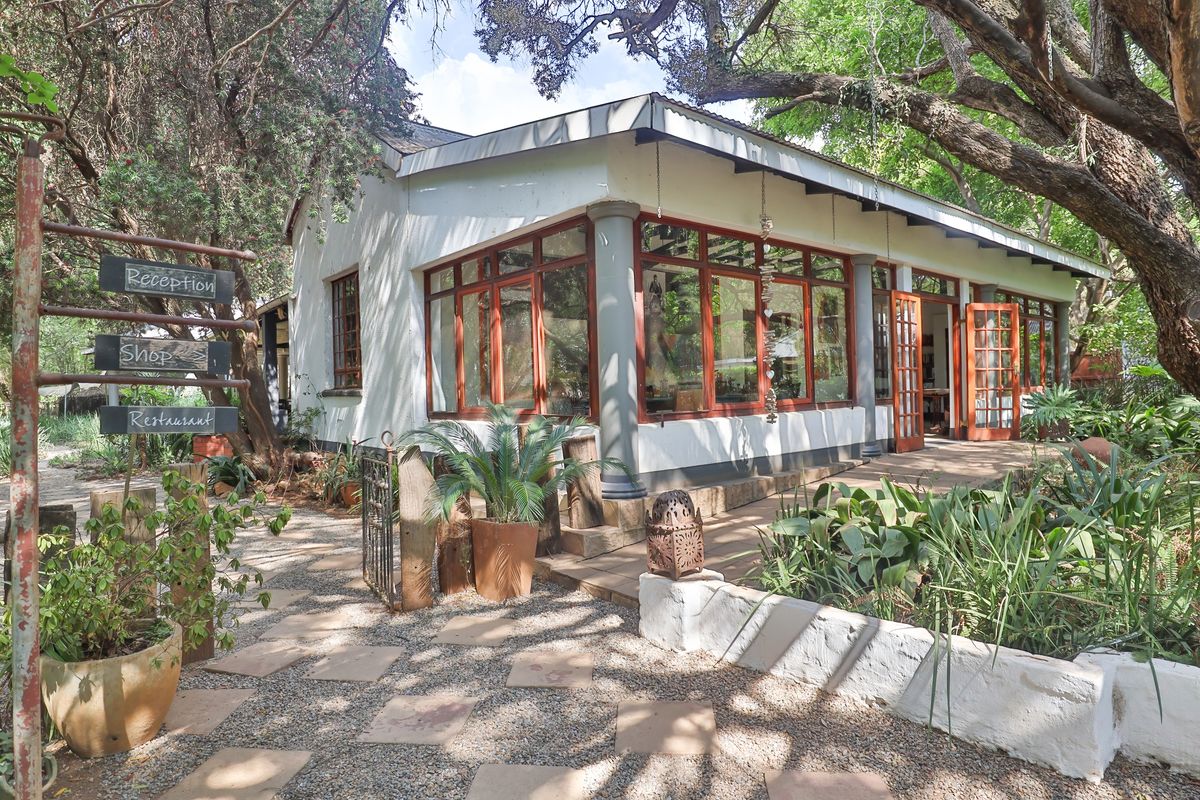 THE ICONIC " DIE ou PASTORIE" PROPERTY  FOR SALE - Photo 2