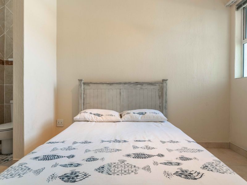 Seafront Apartment with Spectacular Ocean Views - Photo 8