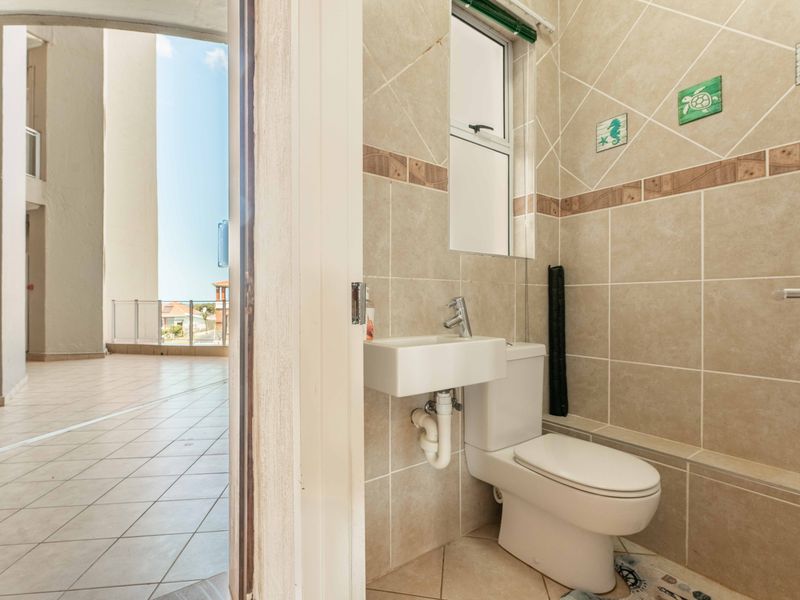 Seafront Apartment with Spectacular Ocean Views - Photo 10