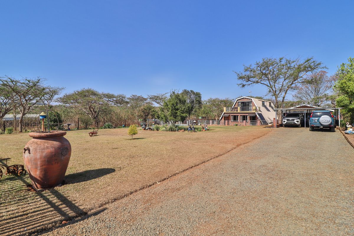 Spacious A-Frame Home in Albert Falls - Photo 2