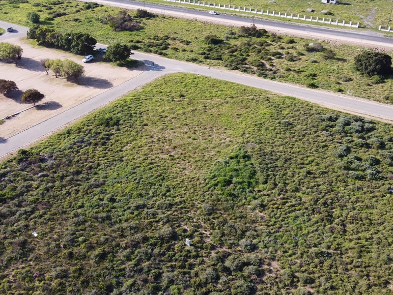 Not to be missed!!! A 2 502m2 commercial erf plus 8 other plots for the total of R15 000 000. - Photo 3