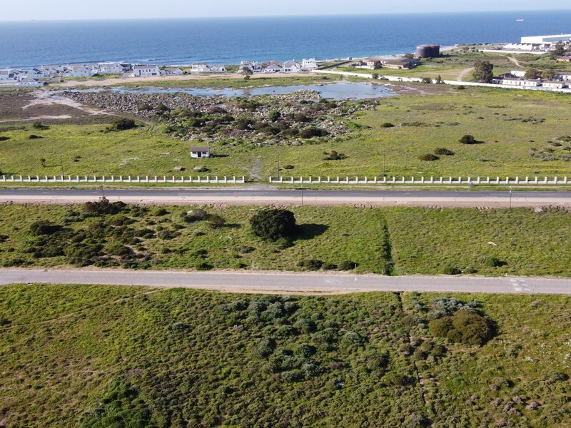 Not to be missed!!! A 2 502m2 commercial erf plus 8 other plots for the total of R15 000 000. - Photo 2