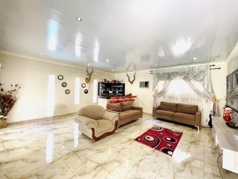 Stunning Family Home in Arcon Park - Photo 9