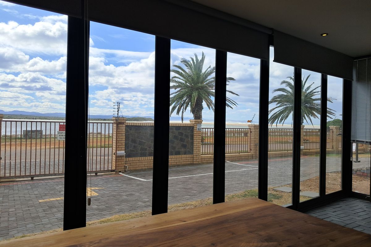 Enjoy the permanent views - Photo 2
