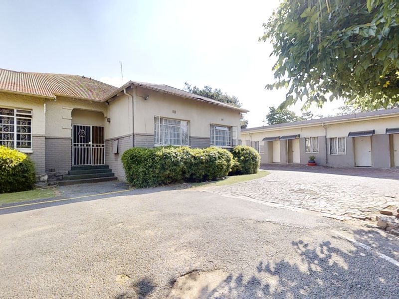 Prime 14-Room Guesthouse for Sale in Parkhill Gardens – Ideal for Pilots, Students, hostel - Photo 9