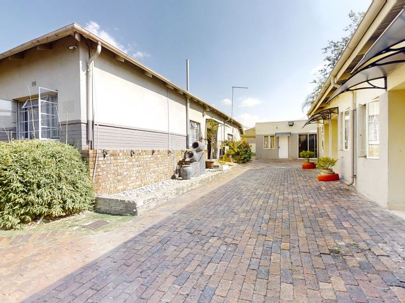 Prime 14-Room Guesthouse for Sale in Parkhill Gardens – Ideal for Pilots, Students, hostel - Photo 8