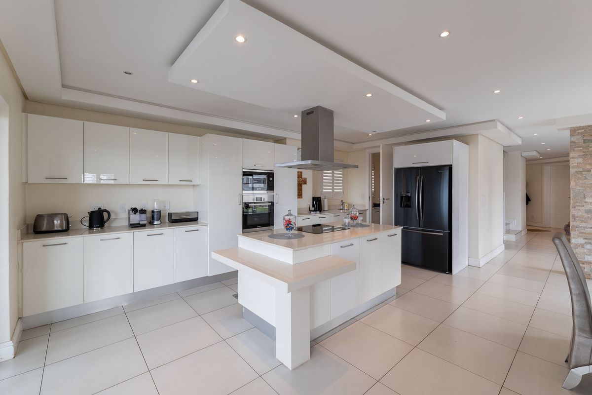 Exquisite Spacious Townhouse for Sale in Ilala Ridge Estate - Photo 2