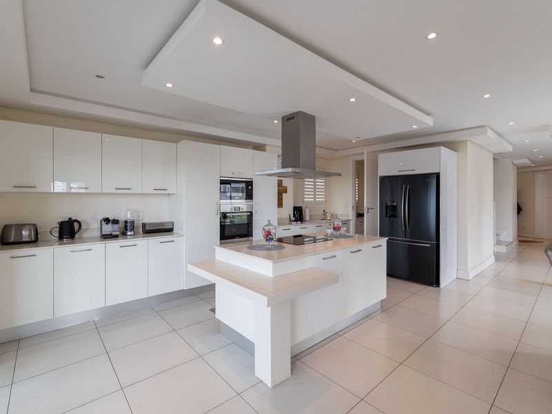 Exquisite Spacious Townhouse for Sale in Ilala Ridge Estate - Photo 2