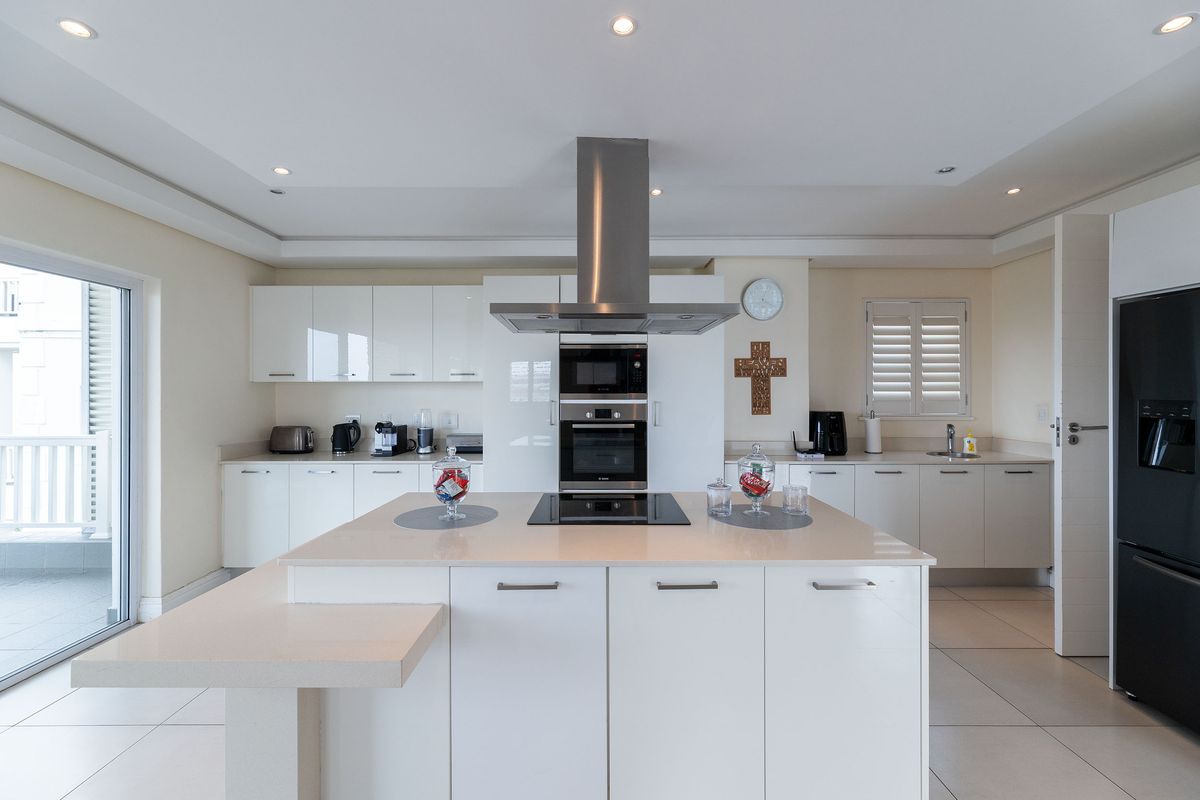 Exquisite Spacious Townhouse for Sale in Ilala Ridge Estate - Photo 4