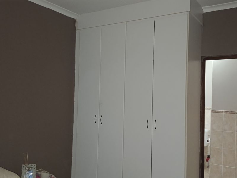 2 Bedroom Swan Ridge Flat - Secure Estate - Photo 6