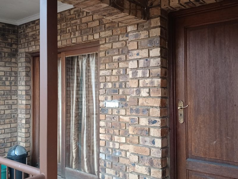 2 Bedroom Swan Ridge Flat - Secure Estate - Photo 2