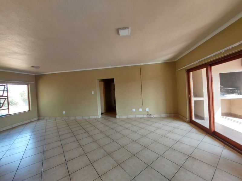 Stunning Flat/Apartment for Sale in Vaalpark - Prime Location - Photo 6