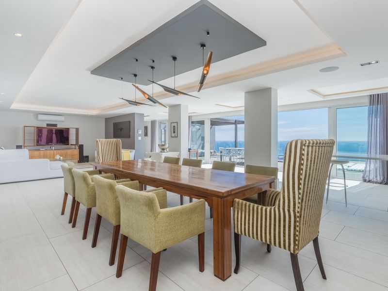 Luxury penthouse living with breathtaking ocean views - Photo 9