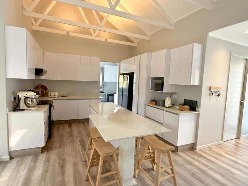 Modern four-bedroom home in a secure Dunrobin estate, Ferncliff - Photo 3