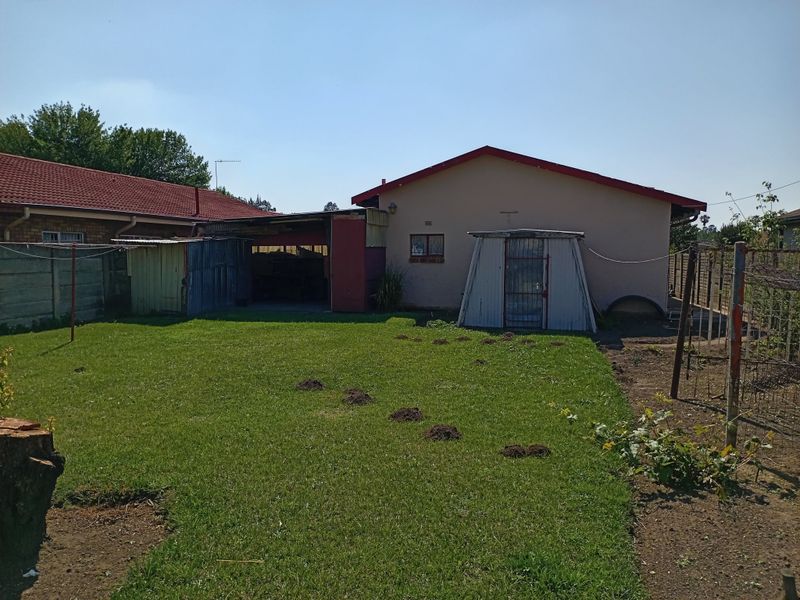 Charming 3bedroom family home for sale in Lennoxton,—your perfect home awaits! Don't miss out - Photo 9