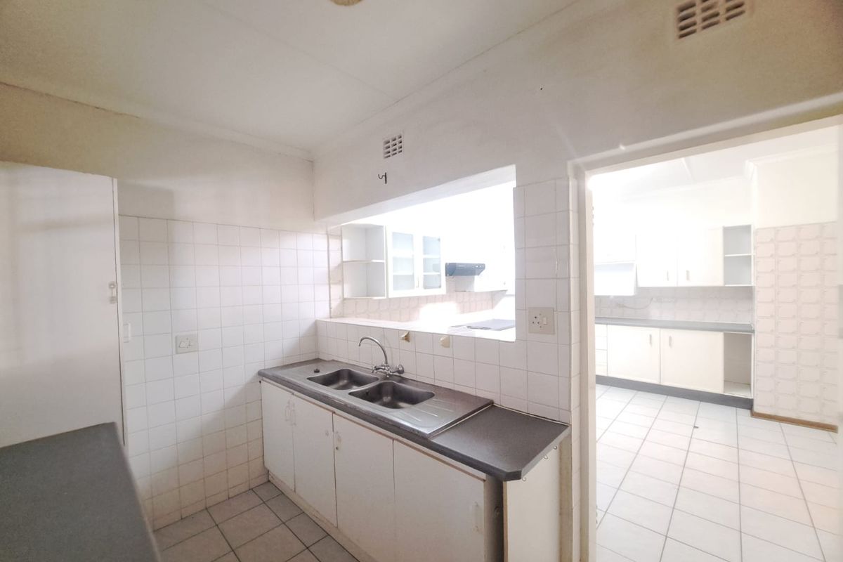 Spacious Family Home in Cashan!! - Photo 3
