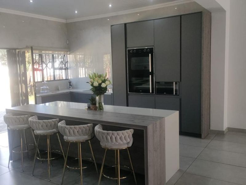 BRAND NEW HOME IN EAST-END - Photo 2